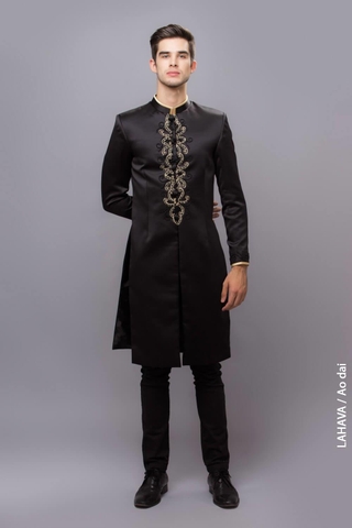 Áo dài đen kết hạt cá tính