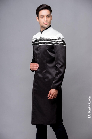 Áo đen phối trắng kết hạt sáng tạo