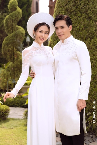 Áo dài cặp trắng phối ren nhẹ nhàng