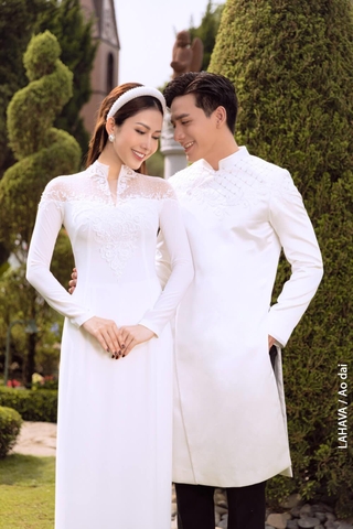 Áo dài cặp hoạ tiết sáng tạo