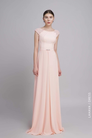 Váy dạ hội cách điệu nhẹ nhàng