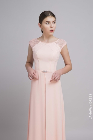 Váy dạ hội cách điệu nhẹ nhàng