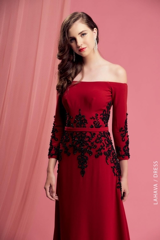 Váy dạ hội trễ vai đính kết trẻ trung