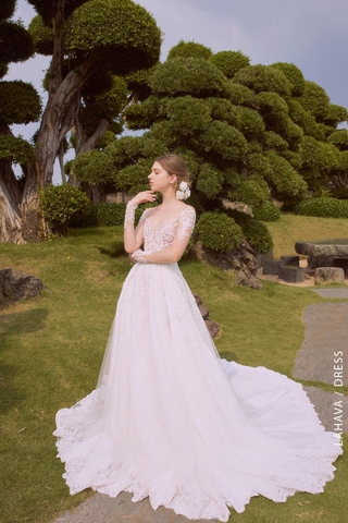 Váy cưới ren thiết kế nhẹ nhàng