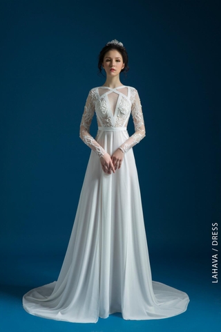 Áo cưỡi xẻ tà cắt khoét đính kết cao cấp