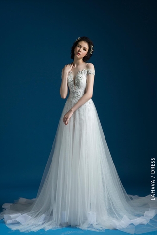 Váy cưới ren xoè nhẹ nhàng