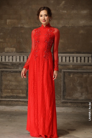 Áo dài ren đính kết sang trọng