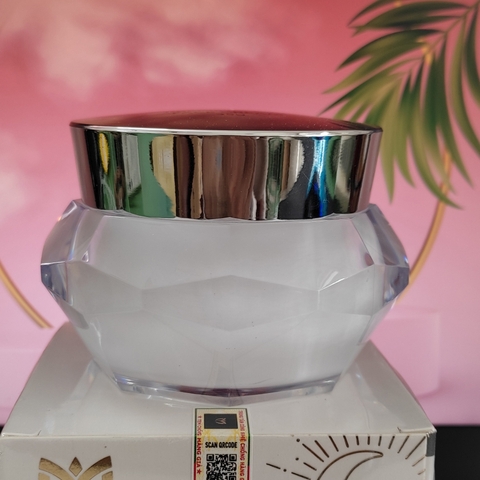 KEM DƯỠNG DA MẶT BAN NGÀY - PREMIUM DAY FACE CREAM