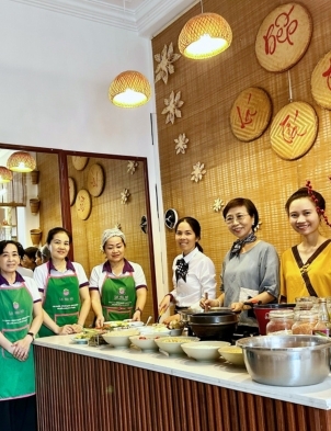 LỚP HỌC NẤU ĂN DƯỠNG SINH NHÀ TÍA TÔ