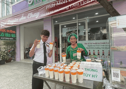 PHÁT CHÁO TỪ THIỆN - GIEO DUYÊN ĂN CHAY
