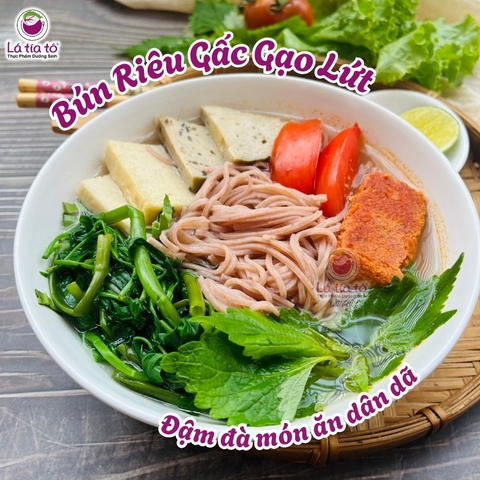 Bún riêu gấc gạo lứt