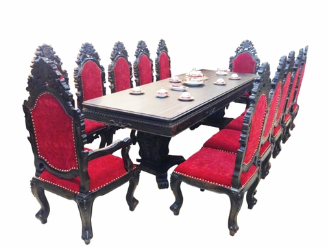 Bộ bàn ăn Hoàng gia
