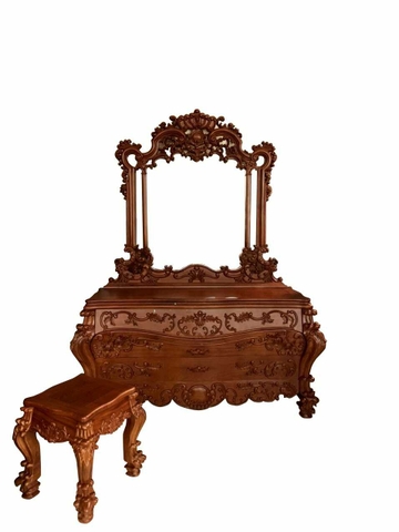 Bàn phấn hoàng gia