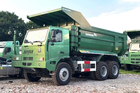 Xe Ben Mỏ Howo Bá Vương Đầu Lệch 70 Tấn