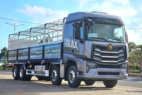 howo max 4 chân