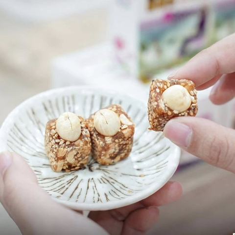 Mè xửng hạt sen Huế xưa