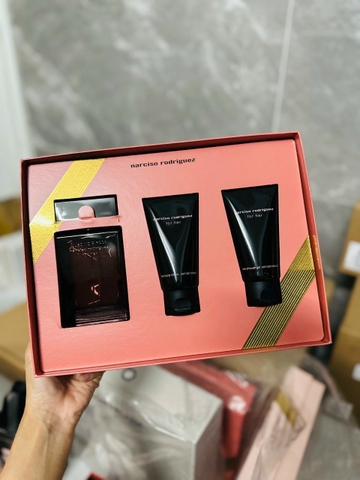 Set 50ml Nước hoa nữ Narciso Noir Musc Rose