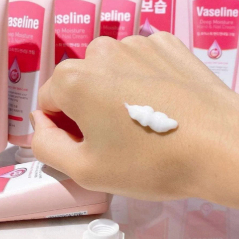 Kem Dưỡng Da Tay Và Móng Vaseline 24h Deep Moisture Hand & Nail Cream - Tuýp 60ML