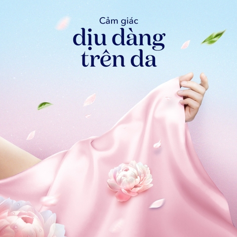 Nước Xả Vải Comfort Hoa Hương Hoa Trắng Thanh Nhã (Hồng) - Túi Lớn 3L