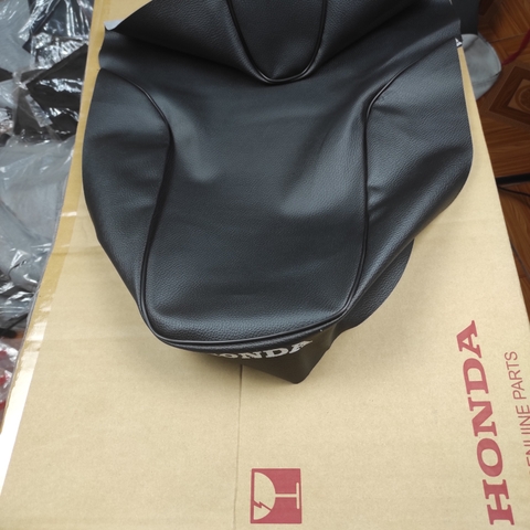 Vỏ yên Dream Việt