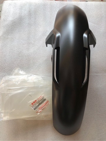 Dè trước Raider đen mờ