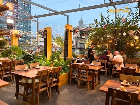 Khám phá các quán ăn gần phố đi bộ Nguyễn Huệ ngon và nổi tiếng nhất