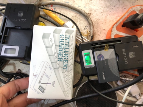 [SE46] Sạc Đa năng Đồng Hồ LCD + USB