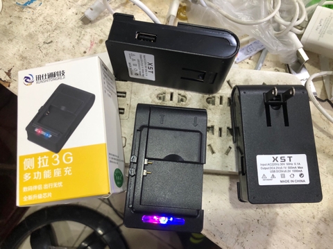 [Se28] Sạc Pin Rời điện thoại máy ảnh đa năng