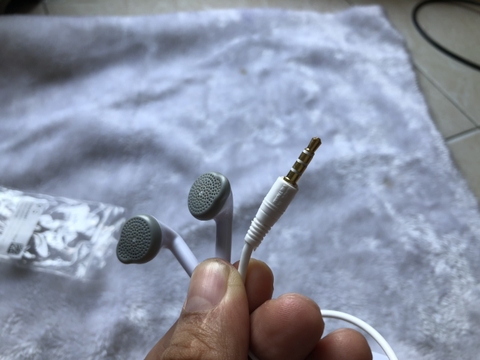 [SE9.5] Tai nghe cho điện thoại SS S5830 Y9 zin