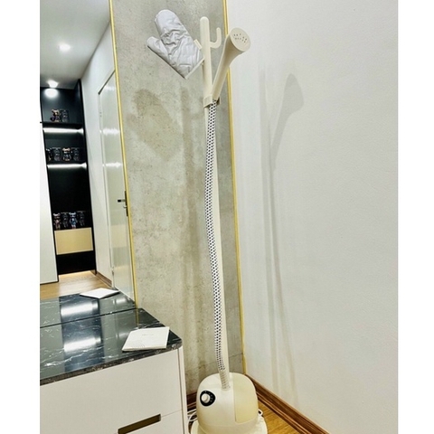 Bàn là hơi nước cây Bear GTJ-B15V1