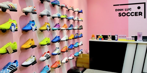 Mua giày đá bóng giá rẻ ở đâu uy tín, chất lượng tại Hà Nội?