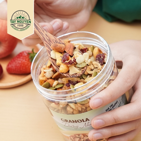 Combo 4 Granola dưỡng nhan kèm Trà gạo lứt và Bánh kẹp rong biển