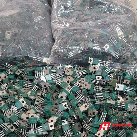 Transistor B834 và D880 tháo máy có màu xanh và đen