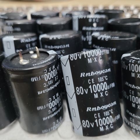 Tụ lọc nguồn tụ 10000uf 80v 3.5 *4.8cm