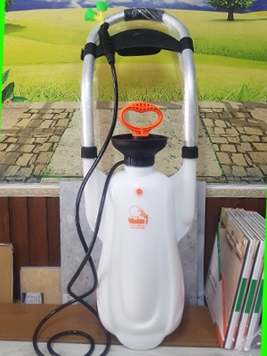 Bình rửa mắt khẩn cấp 12 lít có bánh xe
