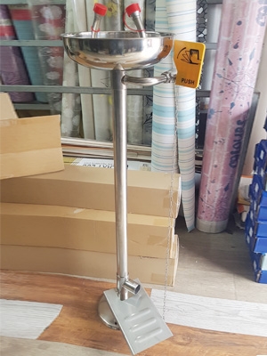 Bộ rửa mắt khẩn cấp chân đứng UK304B WJH0359
