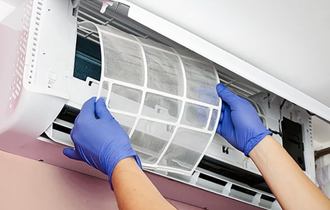 Hướng dẫn cách vệ sinh máy lạnh tại nhà đúng cách đơn giản nhanh chóng