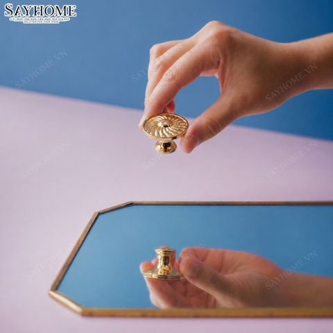 Núm tủ tân cổ điển vintage màu vàng gold SH1441