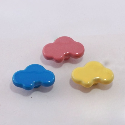 Núm tủ hiện đại màu vàng, hồng và xanh dương SH5555