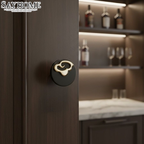 Núm tủ hiện đại màu đen vàng, trắng vàng SH8980