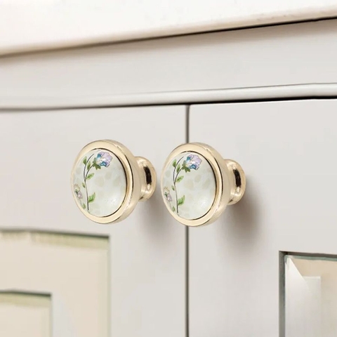 Núm tủ tân cổ điển vintage gốm sứ hoa văn SH1809