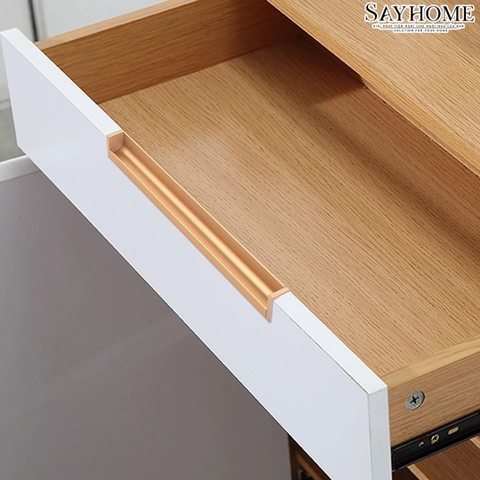 Tay nắm âm tủ hiện đại màu vàng mờ SH5529