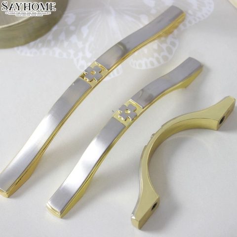 Tay nắm tủ tân cổ điển màu vàng gold bề mặt inox SH9413
