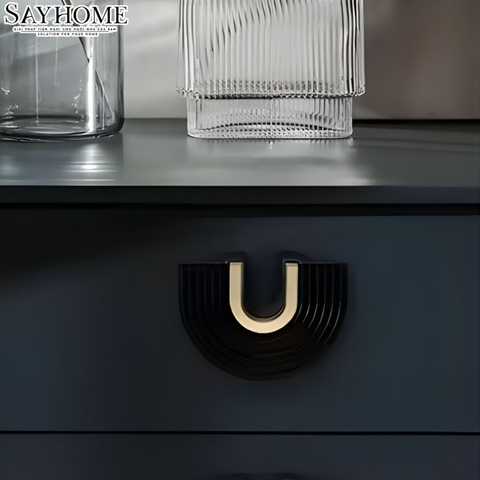 Tay nắm tủ hiện đại bán nguyệt màu đen vàng gold SH8977