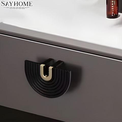 Tay nắm tủ hiện đại bán nguyệt màu đen vàng gold SH8977