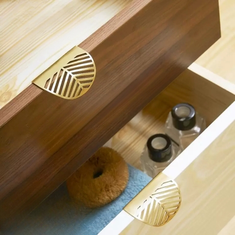 Tay nắm tủ hiện đại màu vàng đồng SH2211