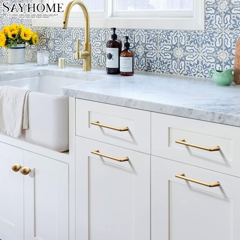 Tay nắm tủ hiện đại màu vàng xước SH5581