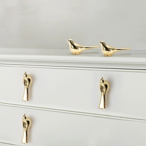 Tay nắm tủ hiện đại màu vàng gold SH3366