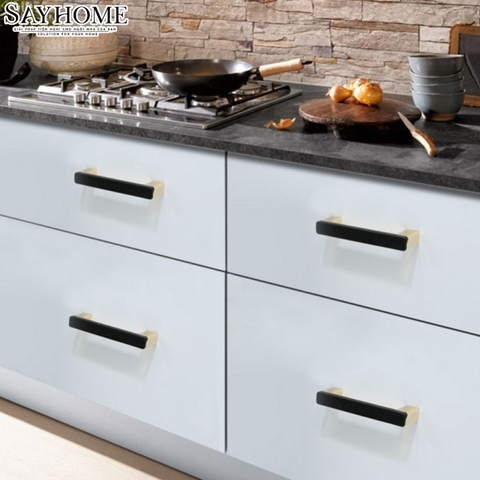 Tay nắm tủ hiện đại màu đen vàng gold SH8994