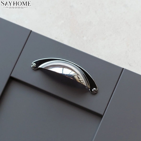 Tay nắm tủ hiện đại bán nguyệt màu inox SH0423